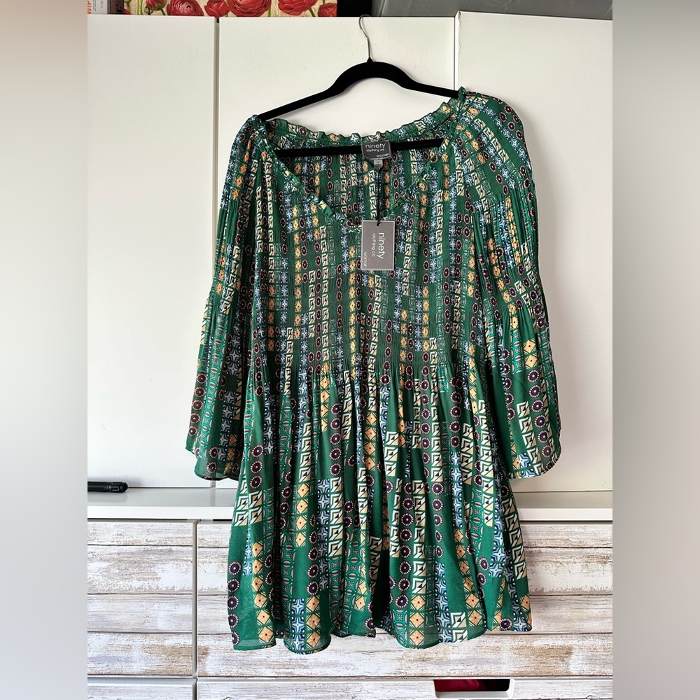 💚 NINETY Clothing Co Green Gold Pleated Boho Tunic Blouse 1X NWT